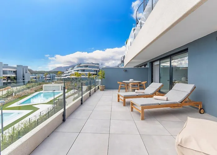 Oasis 325 - 2 Bedroom With Frontal Sea And Mountain View Apartment Estepona