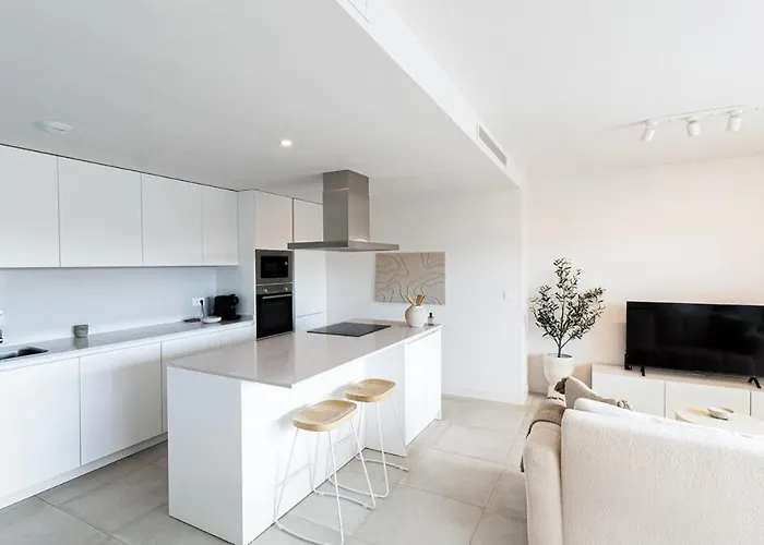 Oasis 325 - 2 Bedroom With Frontal Sea And Mountain View Apartment *